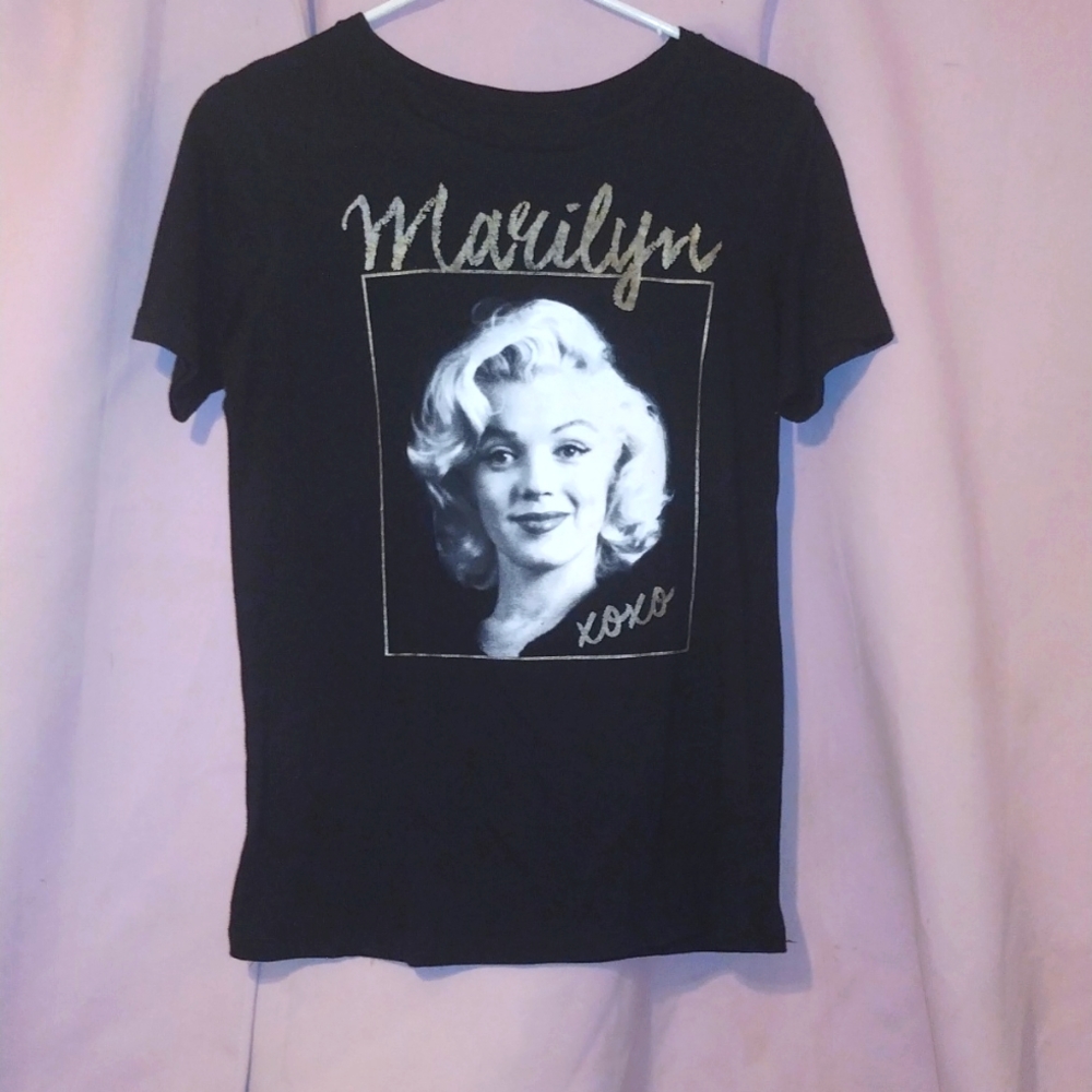 4/$20 Marilyn Monroe Fifth Sun black & white tee-M
